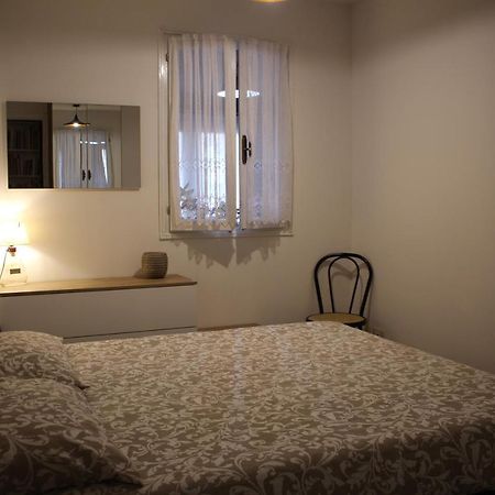 Appartamento Balcone Fiorito Fonzolo Bagian luar foto