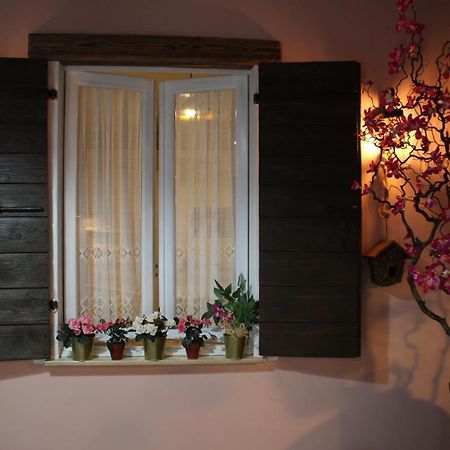 Appartamento Balcone Fiorito Fonzolo Bagian luar foto